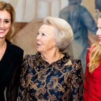 Alumna Fay van Baar wint Aanmoedigingsprijs Dansersfonds '79